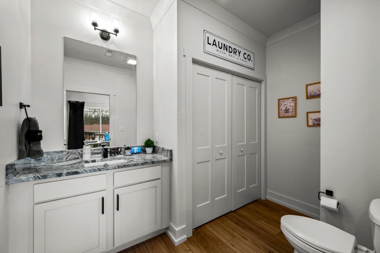 *Dog Friendly*Modern Home-Minutes To Dollywood, Gatlinburg, Smoky Mountains & Pigeon Forge! Exterior photo